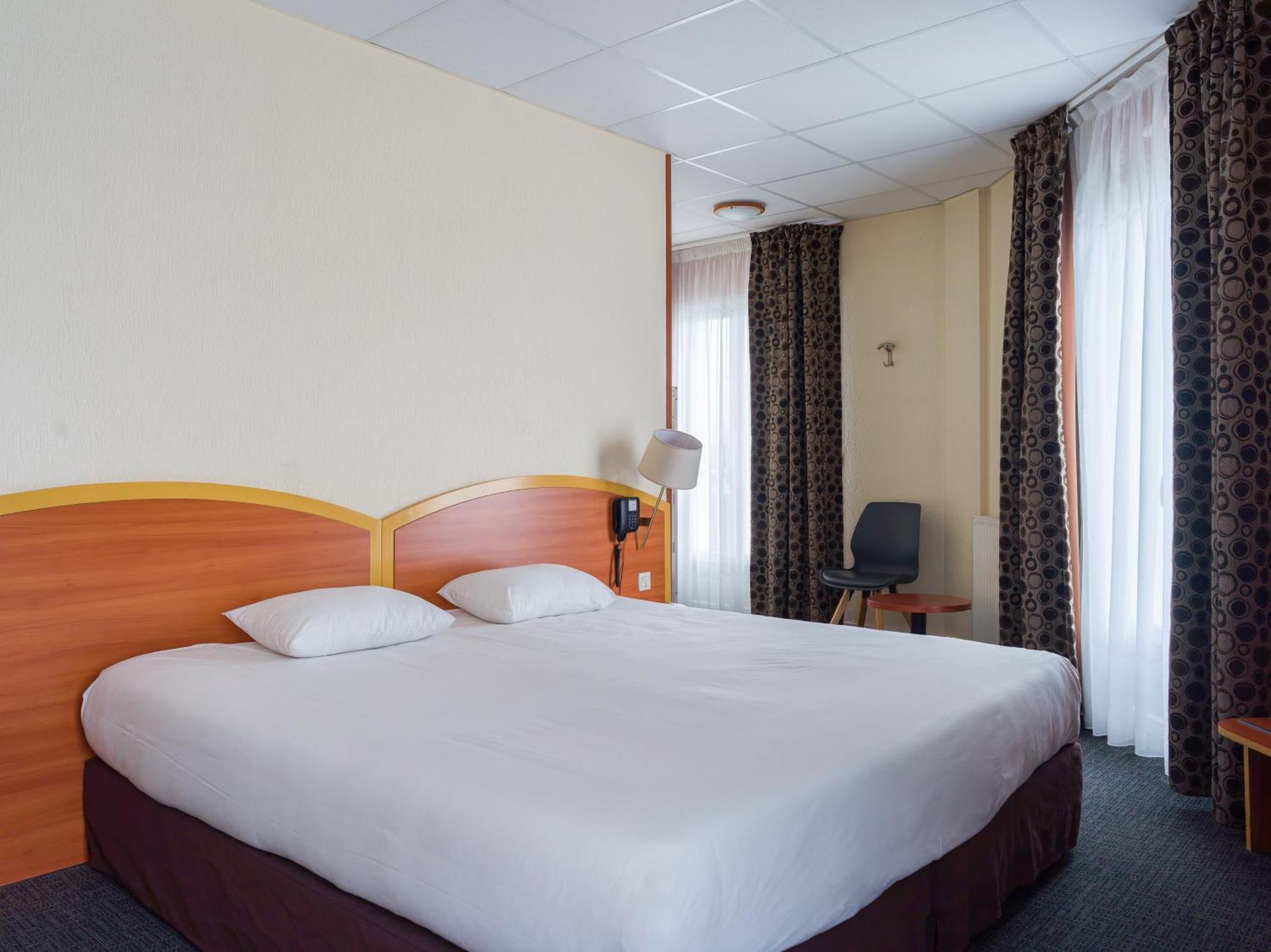Kyriad Hotel Lamballe Exterior foto